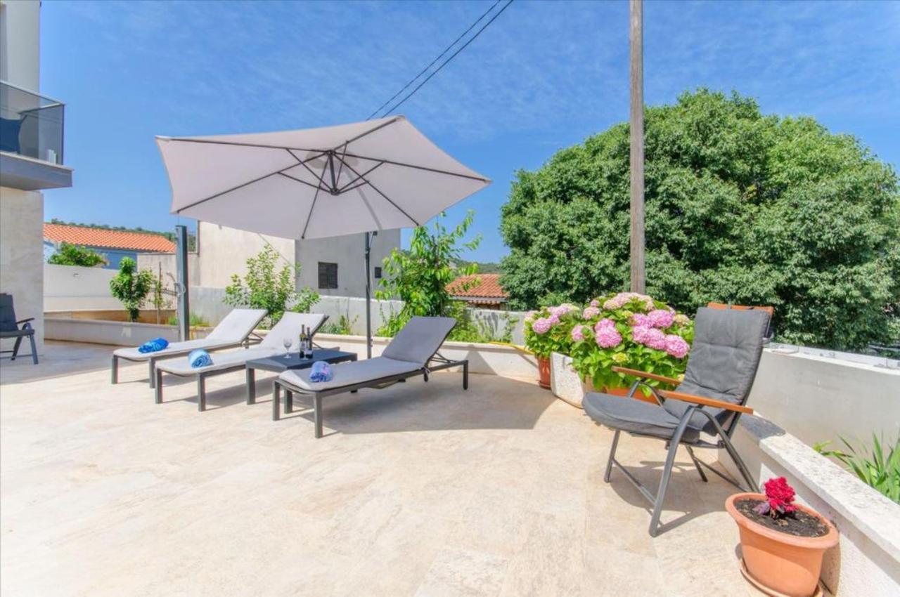 Villa La Veliki Drvenik Luaran gambar